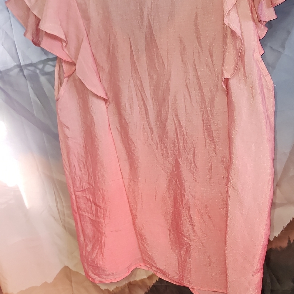Chic Pink Ruffled Blouse - Picture 4 of 4